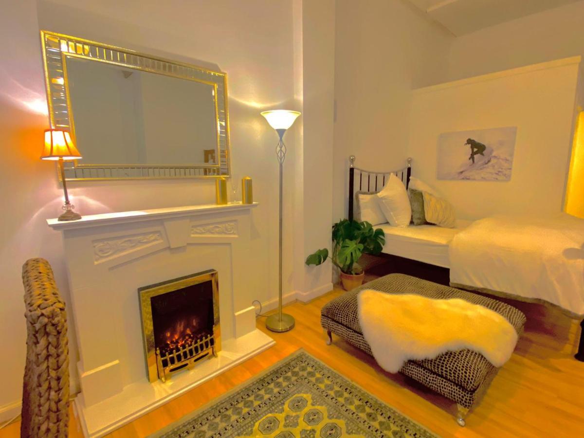Roman Studio Apartment Единбург Екстериор снимка