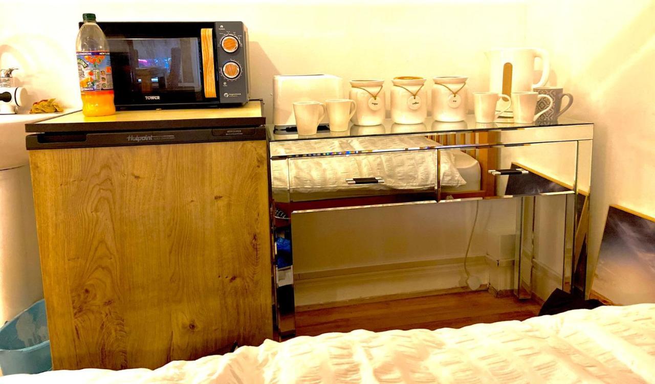 Roman Studio Apartment Единбург Екстериор снимка