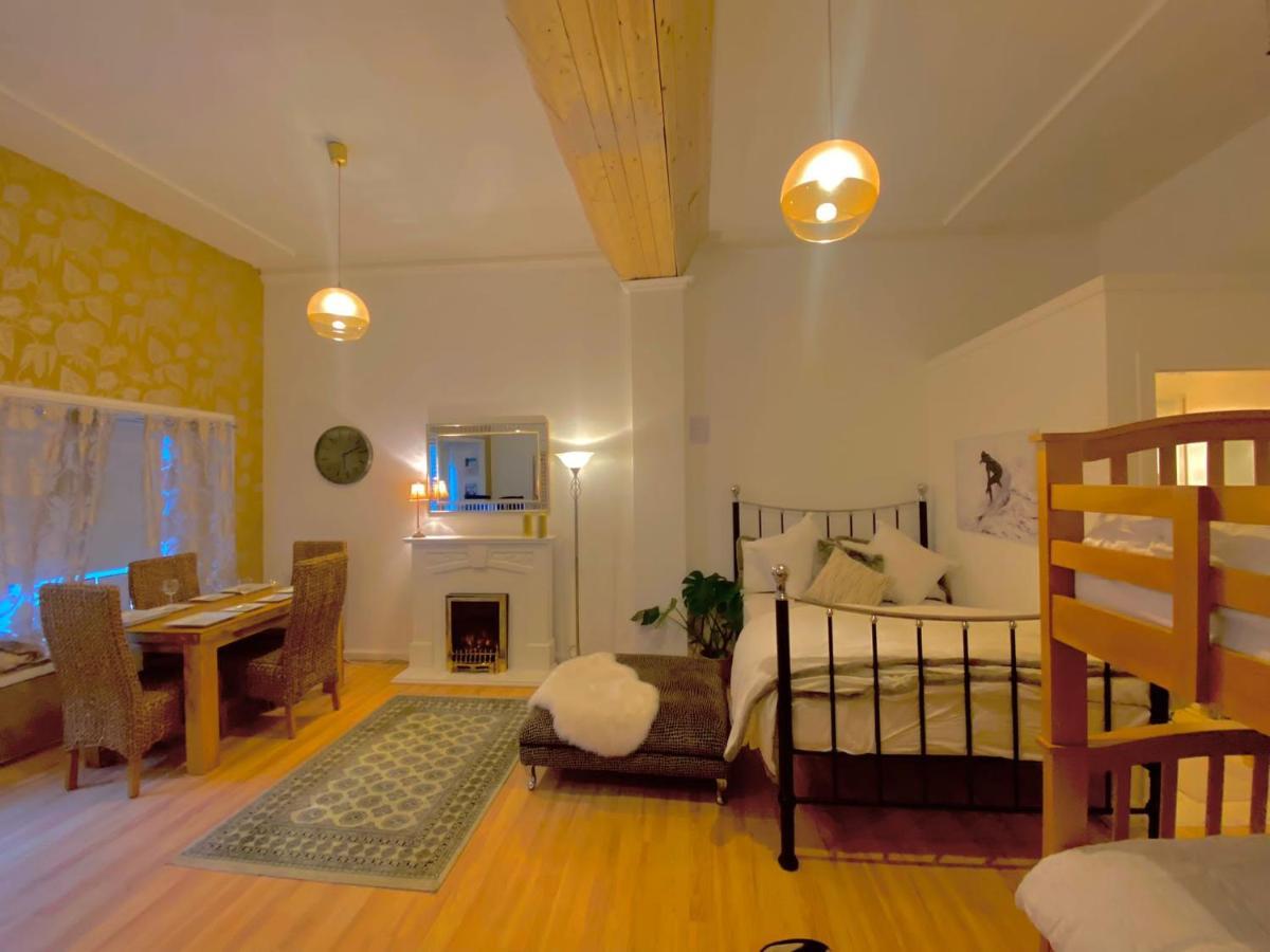 Roman Studio Apartment Единбург Екстериор снимка